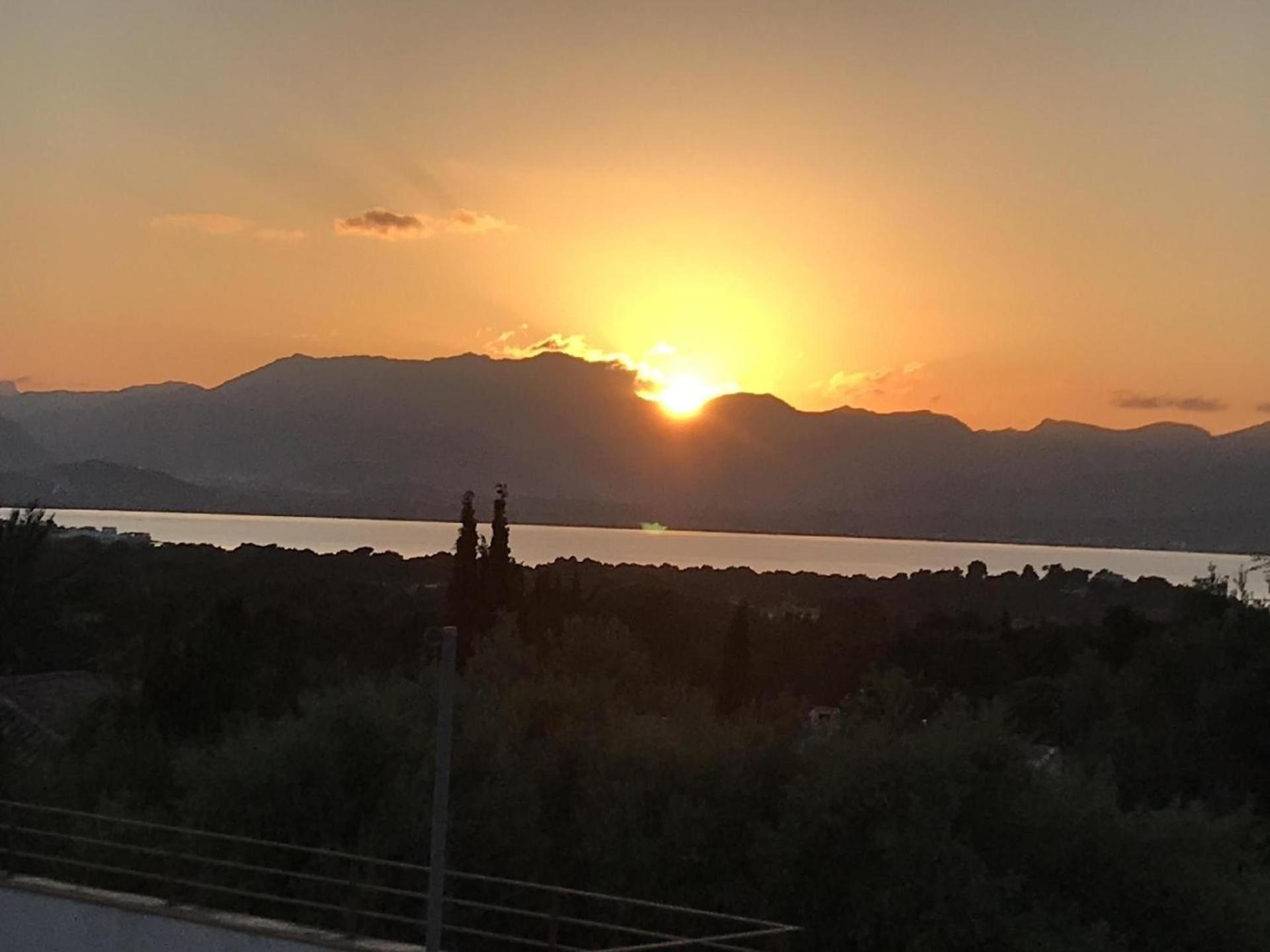 Ferienvilla, Mit Pool, Grosser Terrasse Und Atemberaubenden Meerblick U Bergblick Ferienhaus *